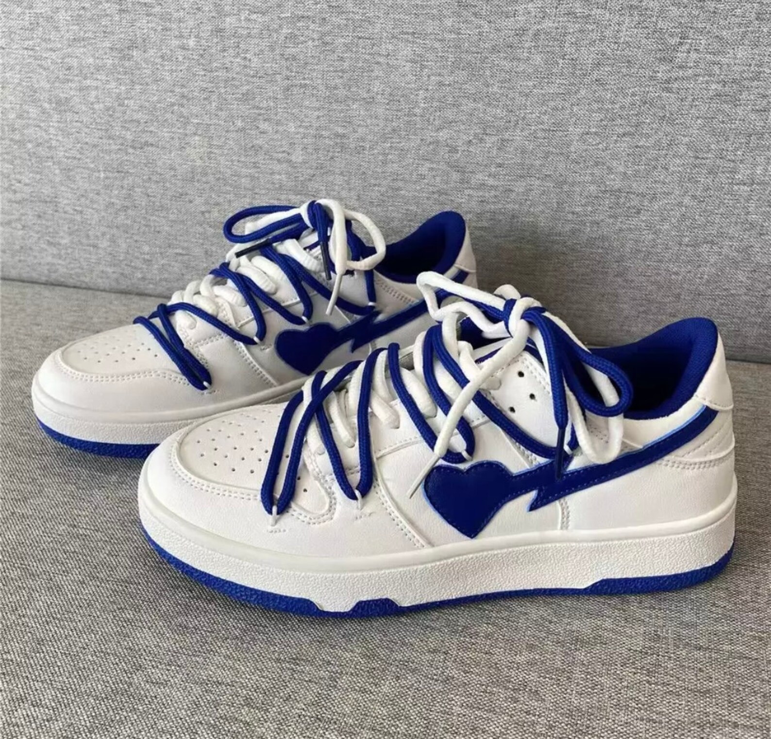 trendy platform sneakers