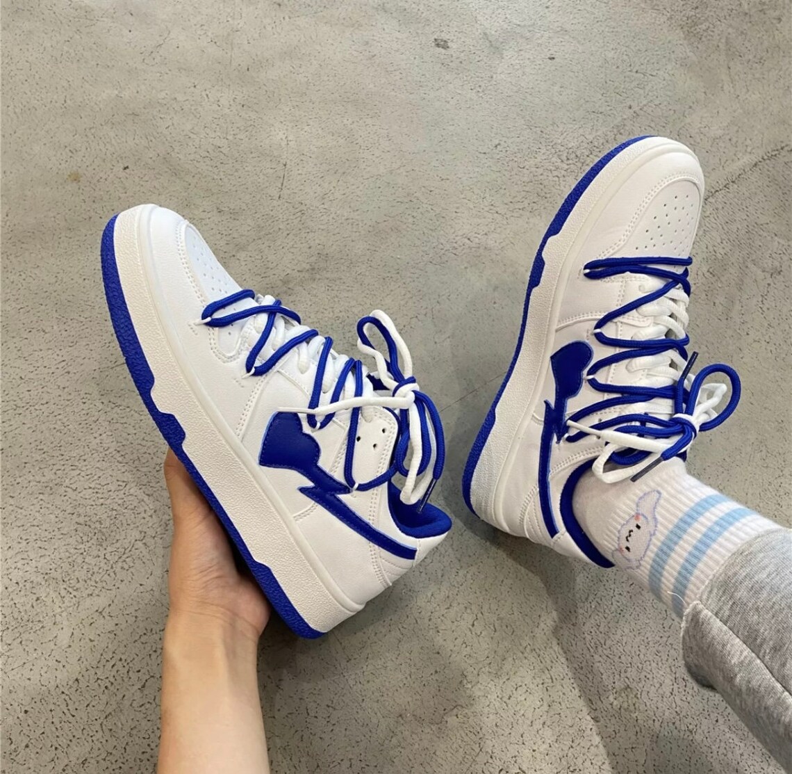 trendy platform sneakers