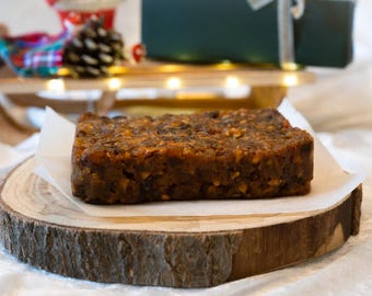 Gourmet Christmas Cake: Festive Centerpiece