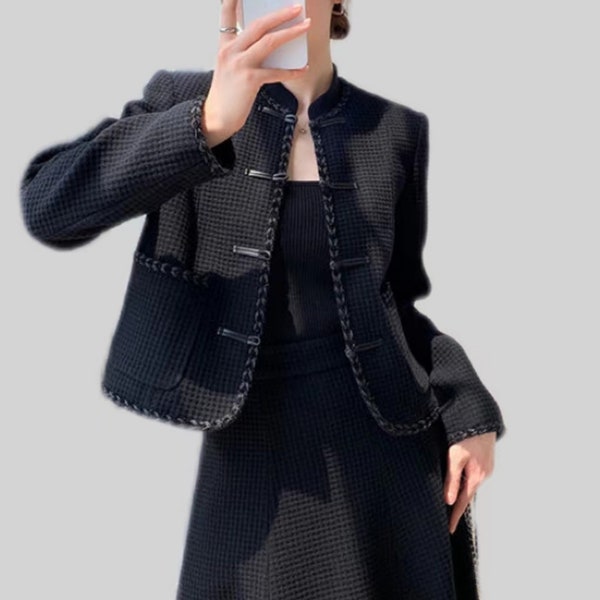 Veste de style chinois modifié noir | veste tricotée et épissée à col montant | Fermeture grenouille chinoise | Veste à carreaux style Chanel