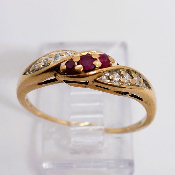 9ct Gold Garnet and Diamond Ring