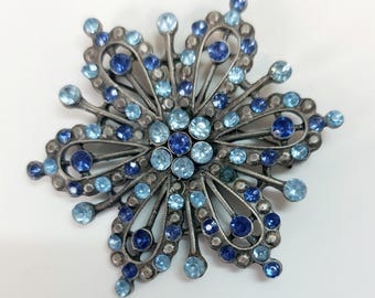 Mid-Century Blau-Ton Brosche in floralem Stern-Design