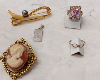 Ende des 20ten Jahrhunderts Modeschmuck Sammlung - Ringe, Broschen, Anhänger