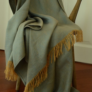 Green linen fringed Throw Blanket, Bohemian Picnic Blanket, 100 % linen Sofa Throw, Beach Blanket, Organic Linen Coverlet Blanket