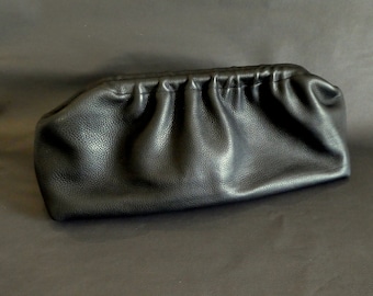 Black Cloudy Chic Leather Clutch: Oversized Dumpling Retro Puffball Bag, Handcrafted for Women - Genuine strong Leather
