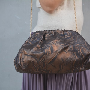 Cartera de mano con forma de nube de piel auténtica de color marrón oscuro y bronce, bolso de mano con forma de nube de piel de vaca grande y resistente, bolso de mano retro con forma de bola de masa de gran tamaño