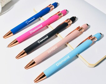 Personalisierte Soft Touch Stifte, Individuell gravierte Name Stift, individuelles Geschenk für sie, Bestie Geschenk, Benutzerdefinierte Bürobedarf, Abschluss Coworker Geschenke