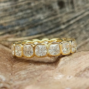 Cushion Cut Bezel Set Full Eternity Band / Simulant Diamond Wedding Band / 7.65CT Supper Sparkle Cushion 14K Plated Stackable Eternity Ring