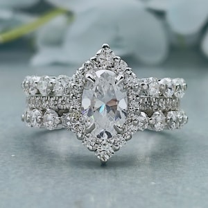 Conjunto de alianças de casamento de prata 925 com corte oval e redondo em forma de estrela / 10 x 7 mm Conjunto de noivado de diamante simulado com corte oval e redondo alongado