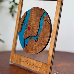 Personalisierte Landkarte mit Ort - Personalisierte Holzwandkunst - Acrylrahmen - Wo alles begann Geschenk - Jahrestag oder Hochzeitsandenken
