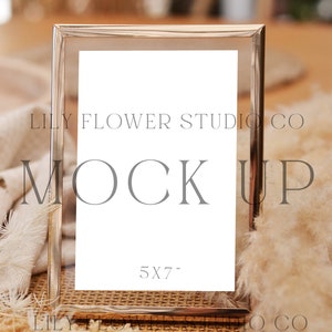 Gold Frame 5x7 Mockup | Wedding Sign Mock Up Frame | Metallic Photo Frame Photoshop Mock Up | Modern Minimalist | Boho Mockup Invite Mockup