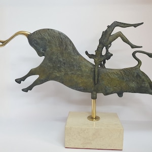 Bronze Sculpture Bull-leaping - Palace of Knossos Fresco - Minoan period Crete