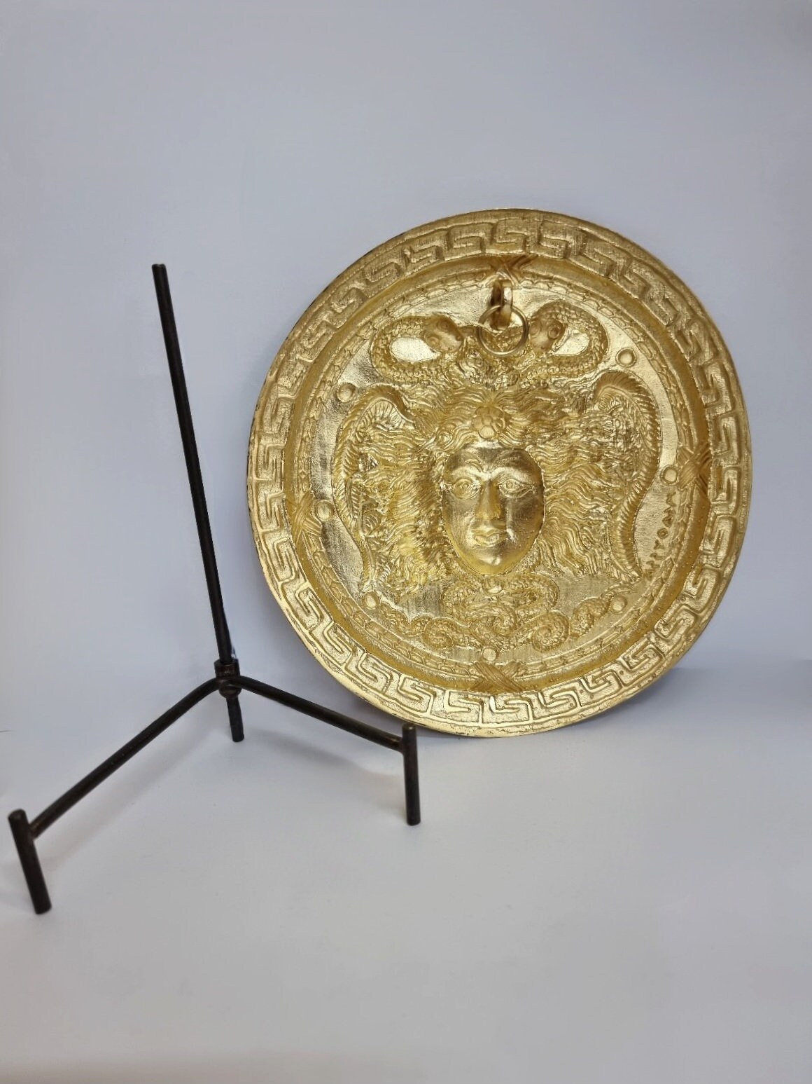 古代神話 浮彫り金属皿 約30cm EXPO2025 ミャクミャク 新彫金飾り皿ゴールド | 2025大阪・関西万博