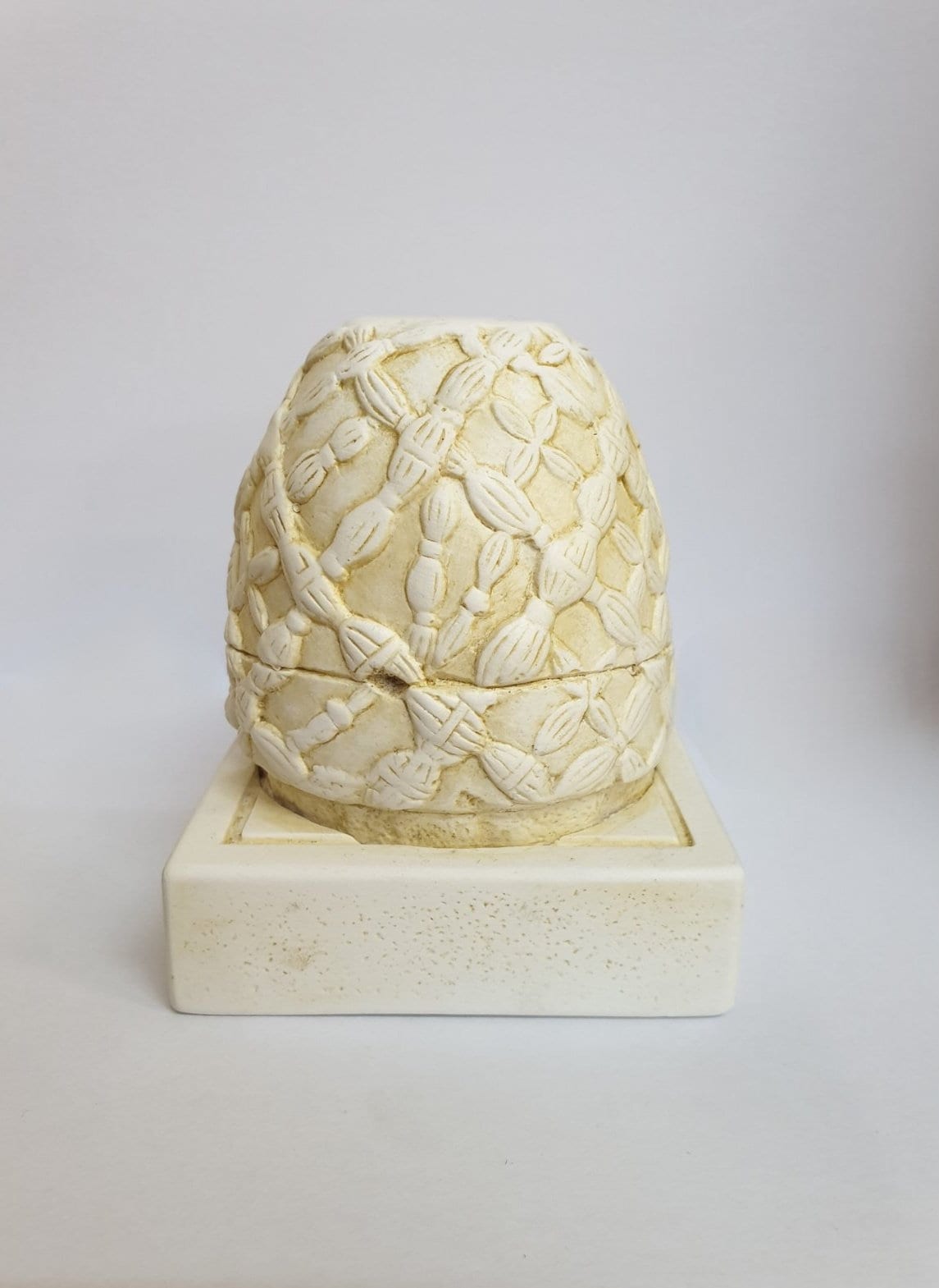 Ancient Greek Omphalos Sculpture - Delphi Earth Navel Replica, Mythological Artifact for Home Decor