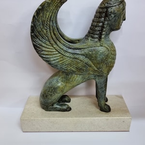 Bronze-Sphinx-Statue - altgriechisches Fabelwesen, handgefertigte handwerkliche Skulptur