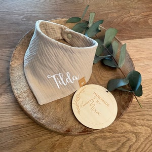 Baby Handmade Tuch Halstuch Dreieckstuch Sabberlatz Musselin personalisiert mit Name