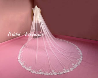 Velo de novia con cuentas, velo de lentejuelas con cuentas, velo de novia elegante, velo de novia con encaje floral, velo de catedral blanco, velo de capilla, velo con peine