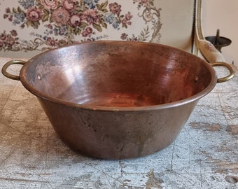 Gran recipiente de confitura de mermelada de cobre antiguo, olla de conservación planificada, utensilios de cocina artesanales franceses para hornear pasteles de cocina de bronce pesados.