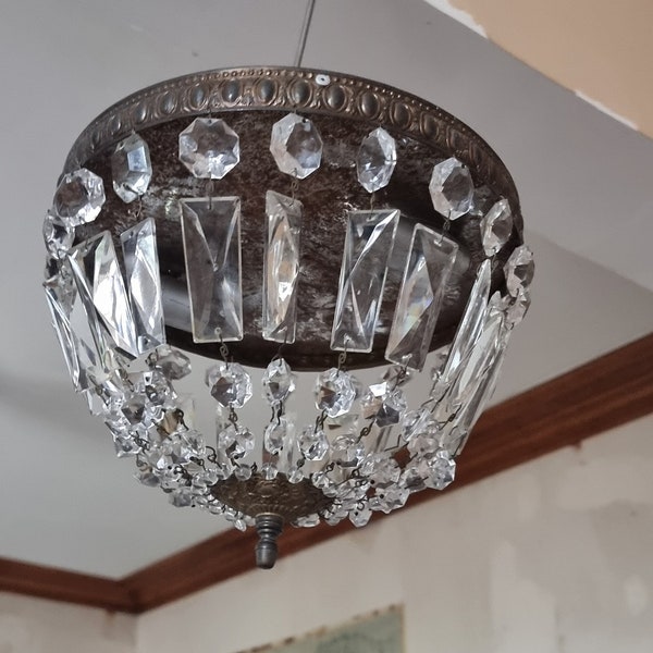 Antique French brass plafonier/ ceiling lamp Montgolfière in Empire style with crystal glass droplets.