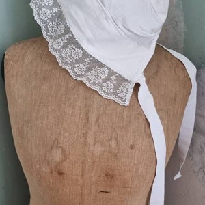 Beautifull French antique cotton and lace bonnet