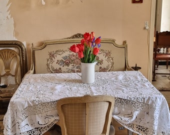 French Linen Tablecloth in White with Richelieu Embroidery, Bobbin Lace Insets,fillet lace and crochet.