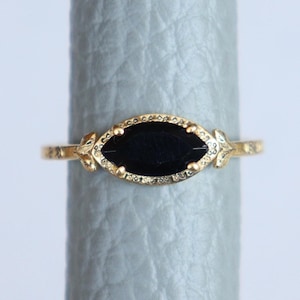 Anel de ônix preto natural em ouro amarelo, anel marcante, anel solitário vintage, anel com pedra preciosa preta, anel de noivado, anel de aniversário de casamento, anel em formato de folha.