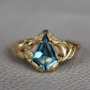 Nature Inspired Blue Topaz Ring-Handmade Silver Ring-925 Sterling Silver Ring-Designer Blue Topaz Ring-Gift for her-December Birthstone Ring