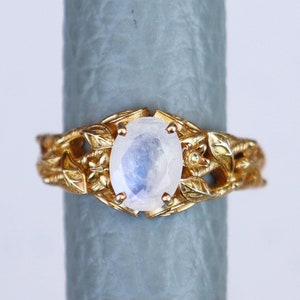Rainbow Moonstone Ring, June Birthstone Gift, Moonstone Engagement Ring Gold, Anniversary Birthday Promise Ring for Women, Mom Gifts