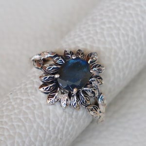 Natural Labradorite Ring, Oval Silver Branch Ring, 925 Sterling Silver Ring, Nature Inspired Ring, Leaves Ring, Gift For Her, Gothic Ring