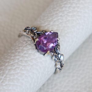 Vintage Amethyst Leaf Engagement Ring, Dainty Silver Branch Amethyst Promise Ring, Unique Purple Amethyst Wedding Ring, Nature Inspired Ring
