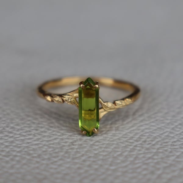 Nature-Inspired Natural Peridot Leaves Ring, 925 Sterling Silver Ring, Tree Leaf Peridot Ring, Handmade Wedding Ring, Silver Peridot Ring