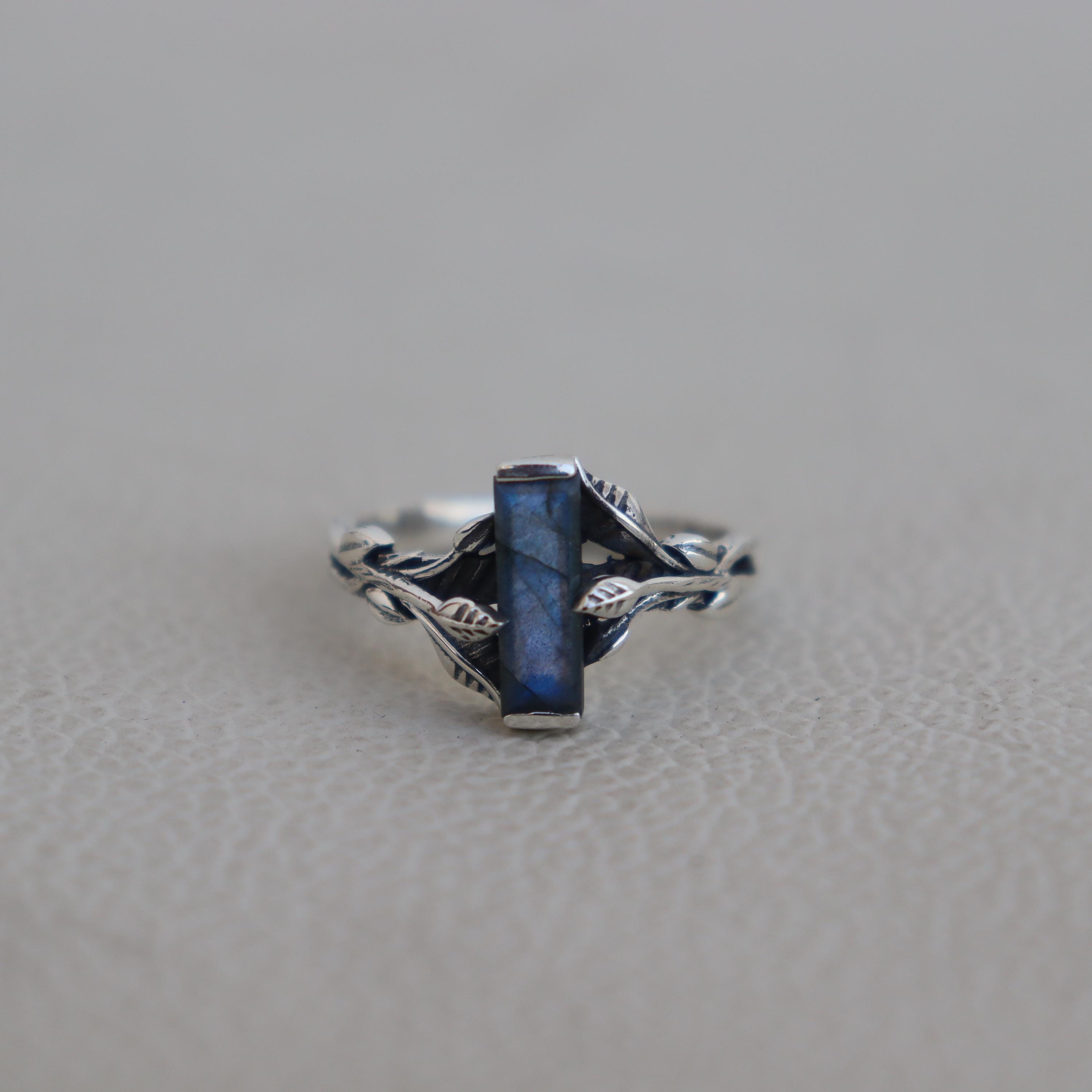 Long Bar Silver Branch Labradorite Ring, Nature Inspired Ring, 925 Sterling Silver Ring, Handmade Celestial Jewellery, Leaves Ring