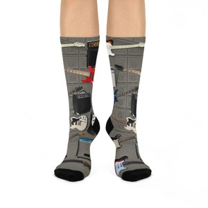 Calcetines de guitarra eléctrica. Guitarras y amplificadores para músicos, unisex, profesores de música, artistas musicales, instrumentos de cuerda, rock y calcetines de rock.