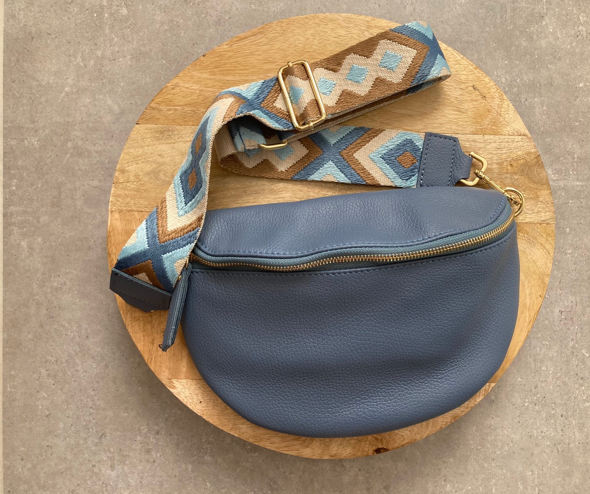 Banana Bag in Neutral Blue Leather Zipper. Adjustable 