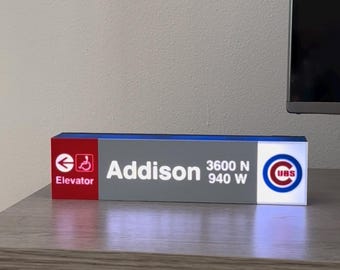 CTA The L U-Bahn Chicago Cubs Wrigley Field Stadion LED-Lampensteuerung mit Ihrem Telefon oder Computer. Schreibtischlampe Baseball Baseball Geschenk