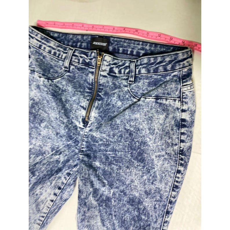 Jeans skinny da donna Joe Boxer a vita alta, lavaggio acido, blu, taglia 11, stile retrò anni '90. immagine 4