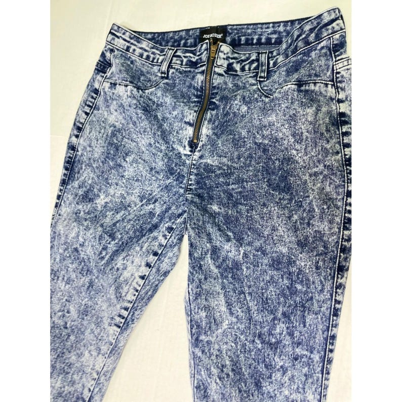Jeans skinny da donna Joe Boxer a vita alta, lavaggio acido, blu, taglia 11, stile retrò anni '90. immagine 2