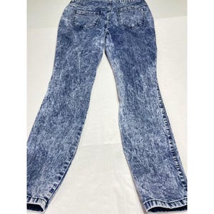 Jeans skinny da donna Joe Boxer a vita alta, lavaggio acido, blu, taglia 11, stile retrò anni '90. immagine 10