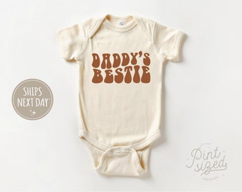 Daddy's Bestie Baby Onesie® - I Love Dad Bodysuit - Retro Fathers's Day Natural Baby Onesie®