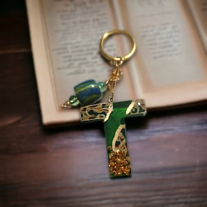 Personalized Resin Initial Keychain: Letter &quot;T&quot; Handcrafted Charm