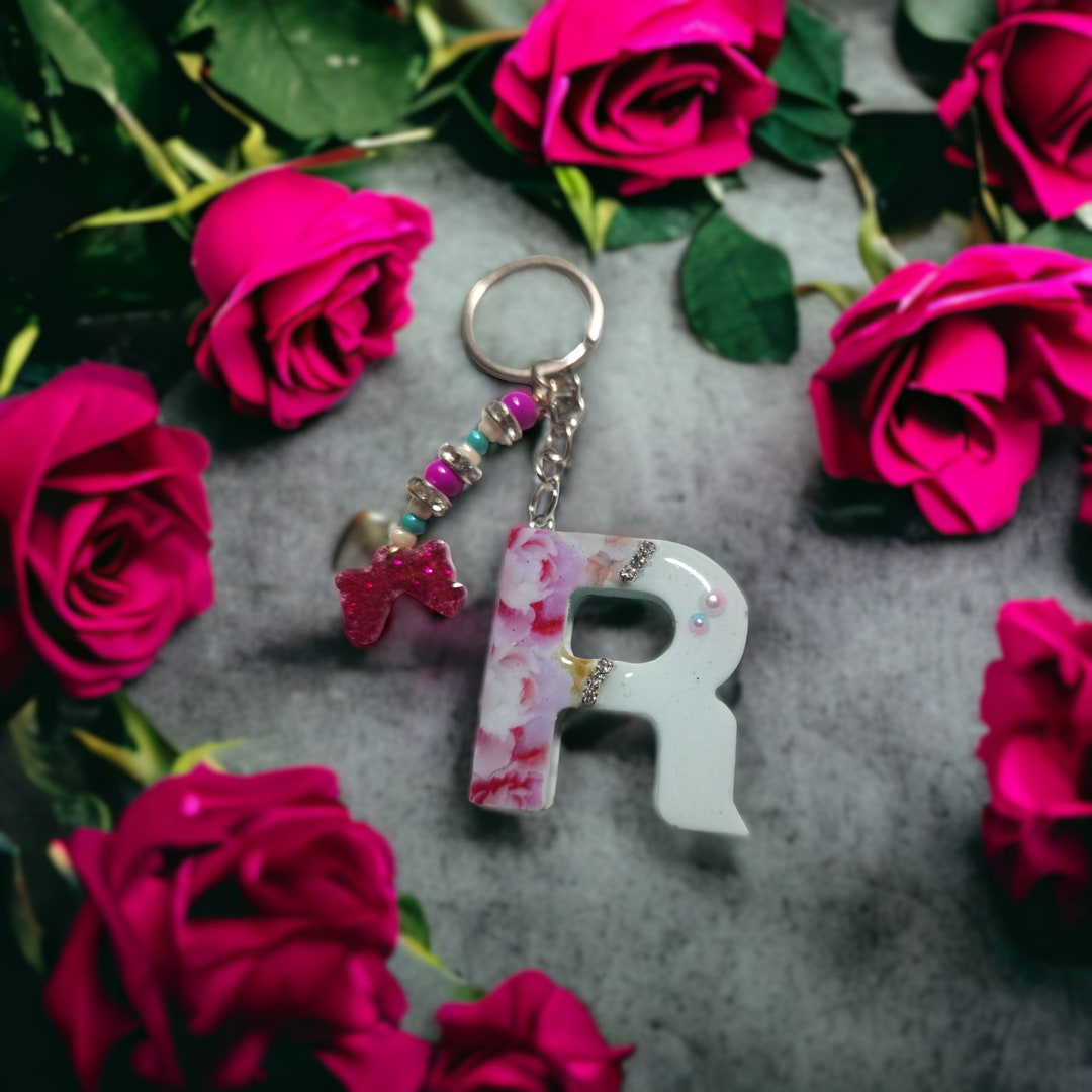 Personalized Resin Initial Keychain: Letter 