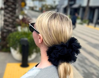 Bridesmaid Scrunchie, Tulle Oversized Scrunchie, Bridesmaid Gift, Bridal Scrunchie, XXL Scrunchie, Tutu Flower Girl Hairband,