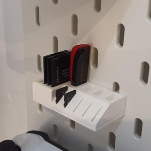 Thuis en wonen, opbergen en organiseren: accessoires die compatibel zijn met Ikea Skadis ophangbord. USB- en SD-kaarthouder