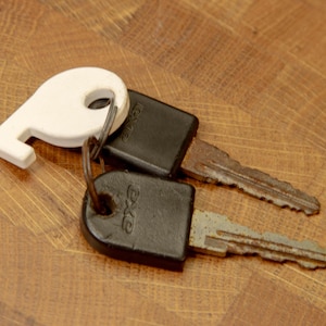 Home and living, storage and organization: Ikea Skadis pegboard compatible accessories. Set of 6 keyhooks.