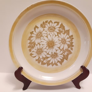 Vintage Jamestown China USA Ironstone Daisy Plate, Dinner Plate in Yellow, White, Mustard Yellow Daisy Pattern Plate