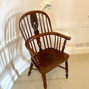 Antique George III Quality Yew Wood Windsor Armchair