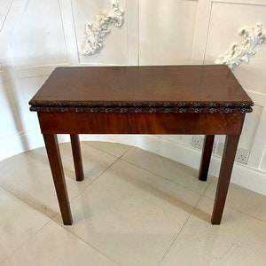 Mesa auxiliar/cartón George III Chippendale antigua de caoba tallada, siglo XVIII