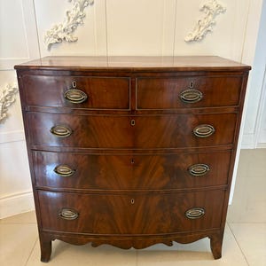 Antike Regency Qualität gemusterte Mahagoni Bow Fronted Kommode mit 5 Schubladen