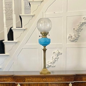 Antique Victorian Brass Corinthian Column Oil Lamp