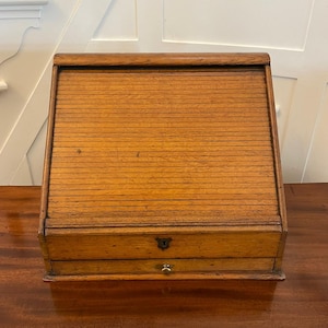 Ungewöhnlicher antiker Schreibwarenschrank aus Eiche